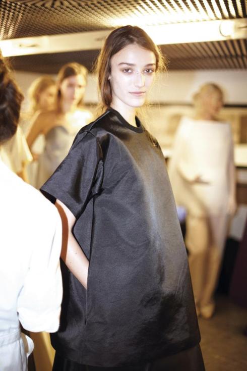 maison-martin-margiela-backstage-at-spring-2013-show-de-smet-dossier