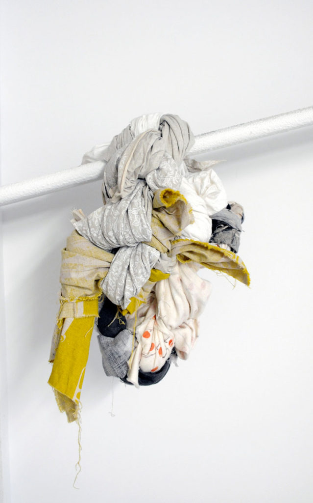 Jessica-Sanders-Knotted-Fabric-de-smet-dossier