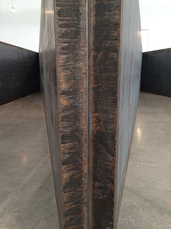 Richard-Serra-Exhibit-NYC-2-de-smet-dossier