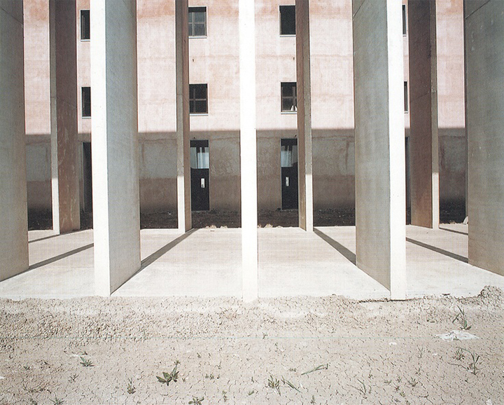 Paradise-Backyard-Aldo-Rossi-by-Luigi-Ghirri-de-smet-dossier