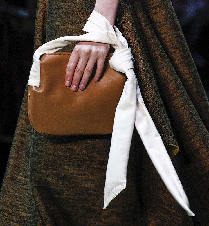 best-of-paris-fw-fall-2016-celine-scarf-tie-bag-de-mset-dossier