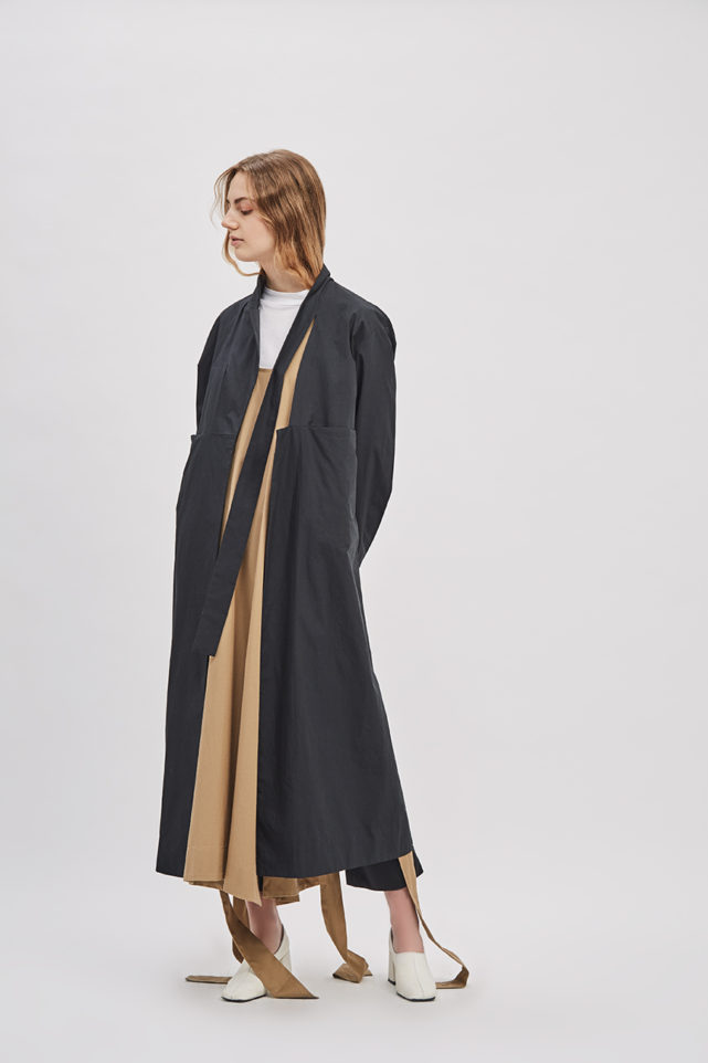asymmetrical-overcoat-trench-black-coat-de-smet-made-in-new-york-2