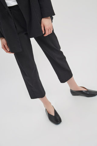 dart-detail-trouser-seersucker-black-de-smet-made-in-new-york