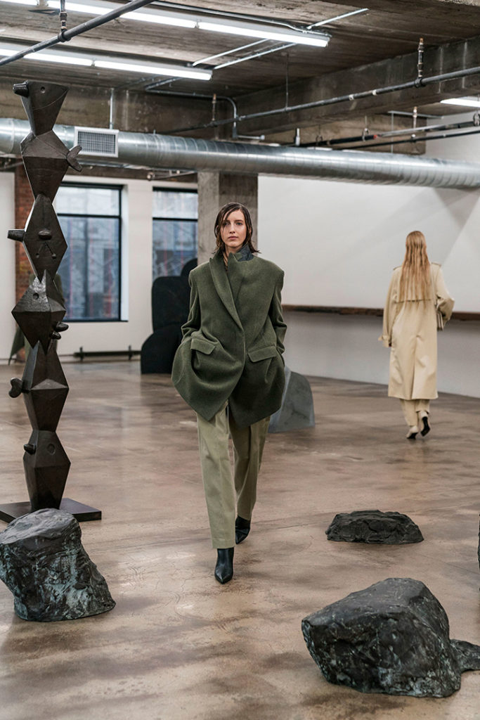 the-row-fall-2018-runway-1-de-smet-dossier