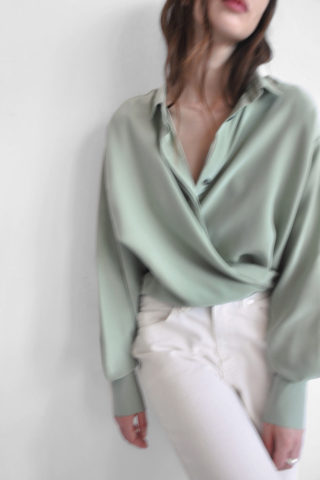 arp-wrap-shirt-sage-silk-wrap-shirt-made-in-new-york-de-smet-10