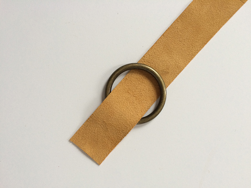 DIY-no-sew-celine-suede-brass-ring-bracelet-2-de-smet-dossier