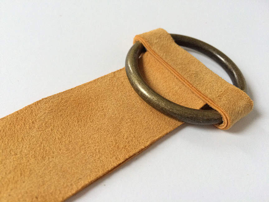 DIY-no-sew-celine-suede-brass-ring-bracelet-8-de-smet-dossier