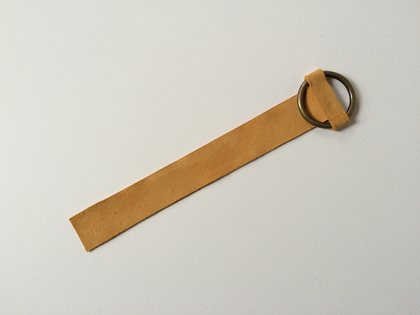 DIY-no-sew-celine-suede-brass-ring-bracelet-9-de-smet-dossier