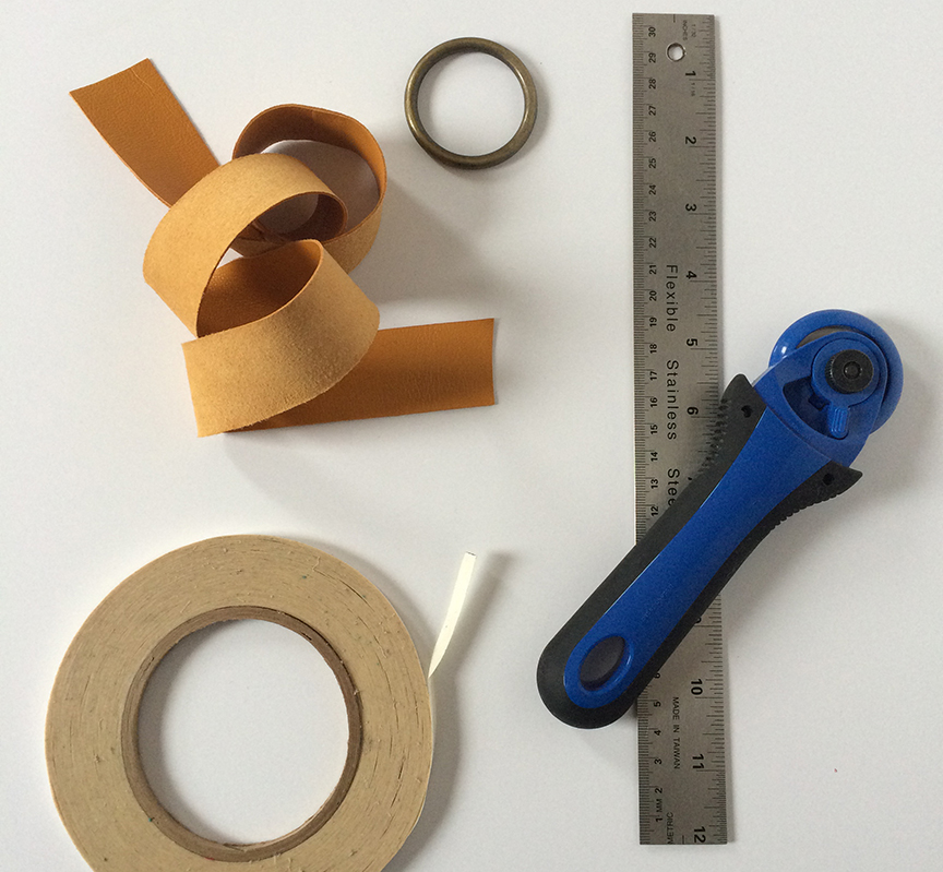 DIY-no-sew-celine-suede-brass-ring-bracelet-de-smet-dossier DIY-no-sew-celine-suede-brass-ring-bracelet-de-smet-dossier
