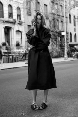 IRIS-EGBERS-FOR-VOGUE-NETHERLANDS-APRIL-2018-9-de-smet-dossier