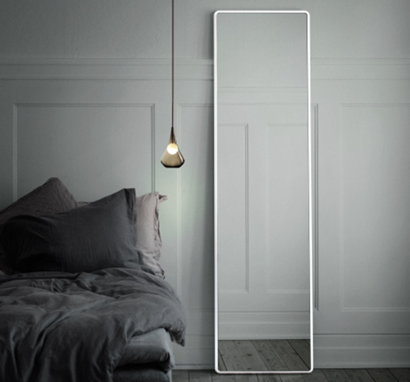 Mirror-Mirror-Vipp913-Large-Mirror-de-smet-dossier