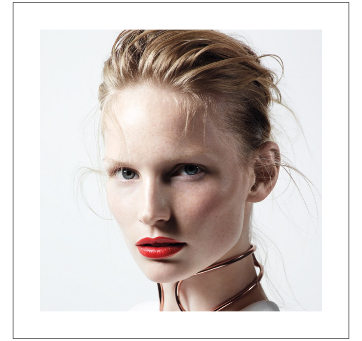 Red-lips-messy-updo-dewy-skin-gold-choker-de-smet-dossier