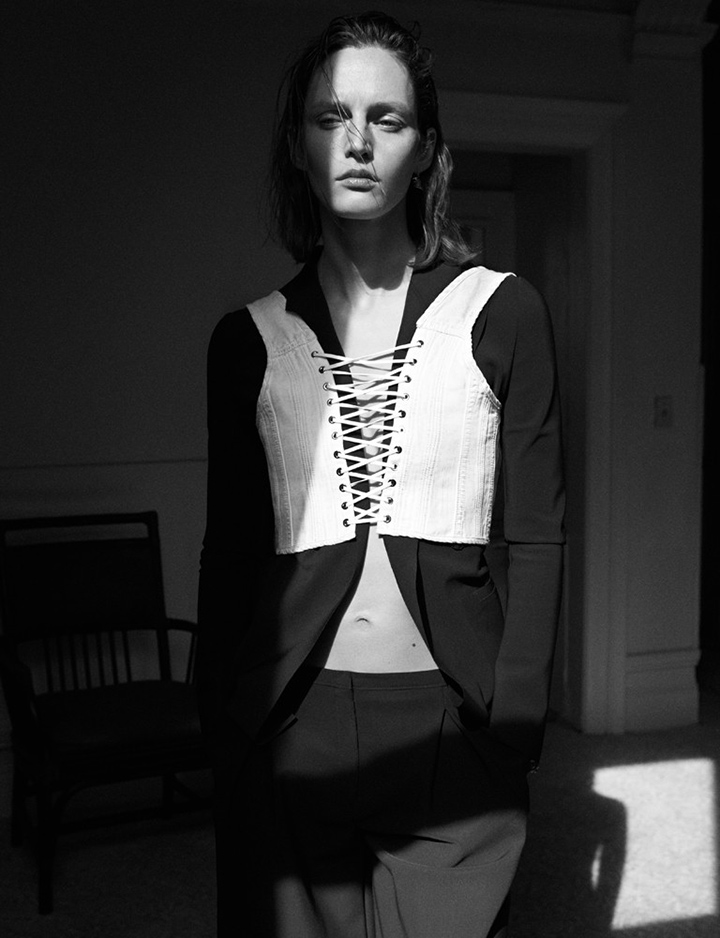 Structure-Undone-shot-by-Josh-Olins-and-styled-by-Ludivine-Poiblanc-for-Interview-Magazine-3-de-smet-dossier