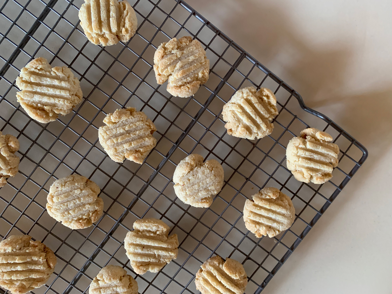 almond-shortbread-cookie-recipe-gf-vegan-with-chocolate-de-smet-dossier