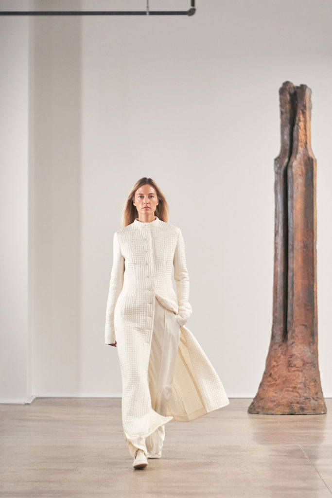 best-of-nyfw-The-Row-RTW-Fall-2020-de-smet-dossier-12