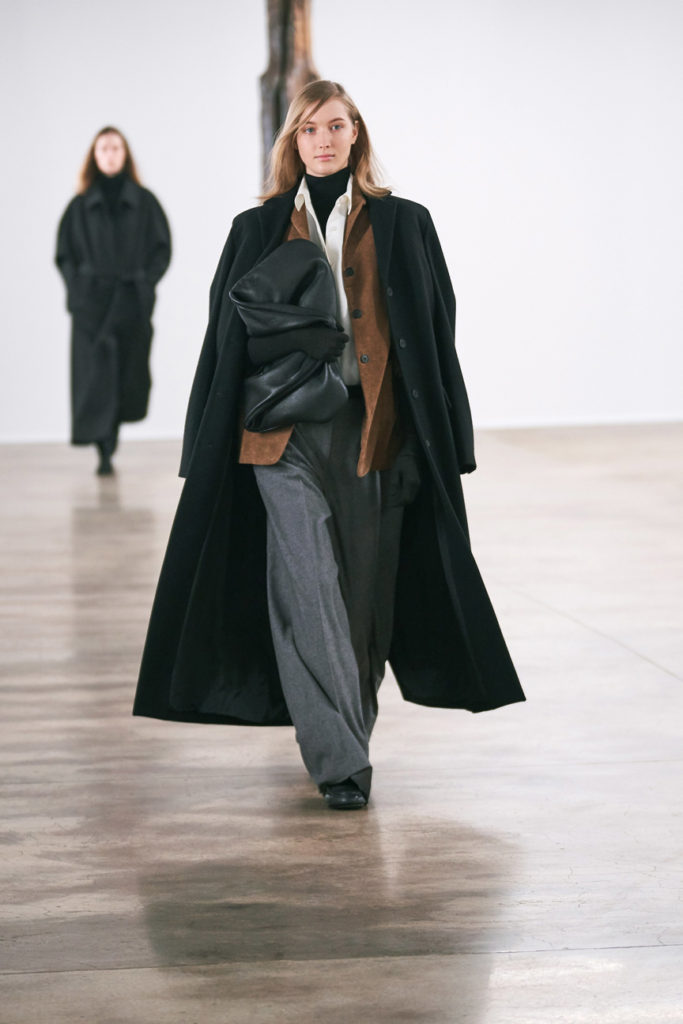 best-of-nyfw-The-Row-RTW-Fall-2020-de-smet-dossier-6