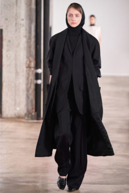 best-of-nyfw-The-Row-RTW-Fall-2020-de-smet-dossier-7
