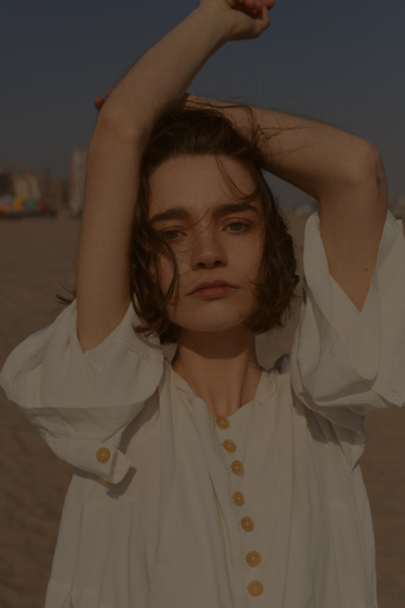 de-smet-coney-island-nyc-Photographer-Elizabeth-Tan-Stylist-Jessi-Frederick-Assistant-Sasha-Clyde-Model-Luiza-Scandelari-editorial-3-de-smet-dossier