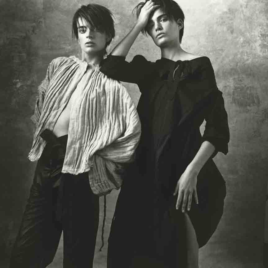 into-the-fold-anne-verhallen-and-antonia-wilson-by-norman-jean-roy-for-porter-magazine-8-summer-2015-11-de-smet-dossier