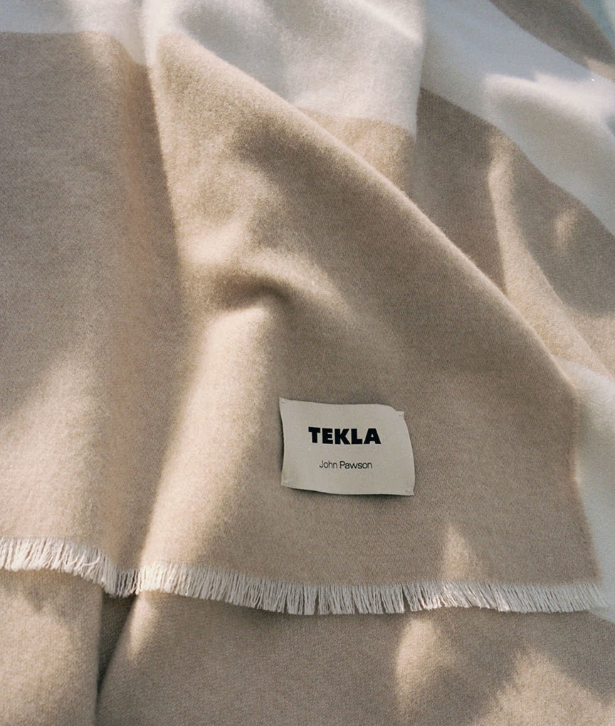 john-pawson-tekla-wool-blankets-stripe-blanket-sustainable-wool-blanket-interiors-de-smet-dossier