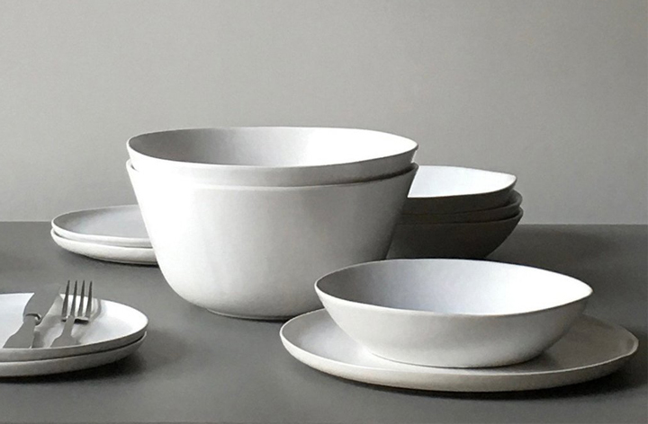 roundup-everyday-white-dishes-homestories-stoneware-de-smet-dossier