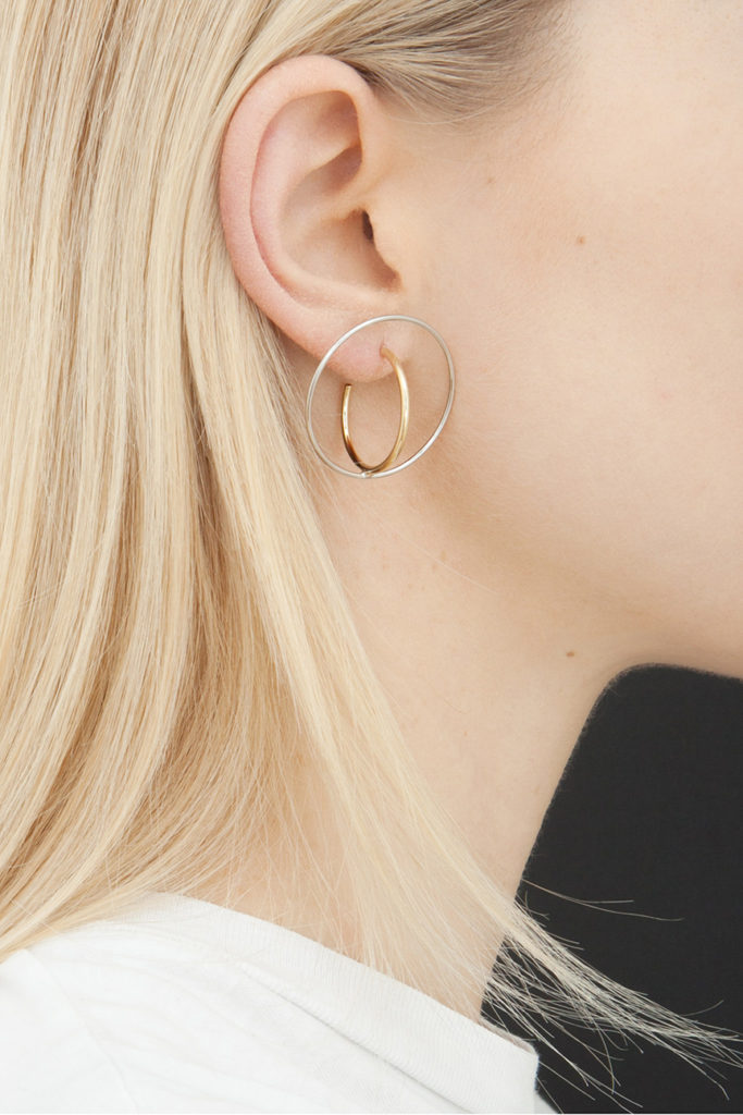 saturn-earrings-by-charlotte-chesnais-2-de-smet-dossier