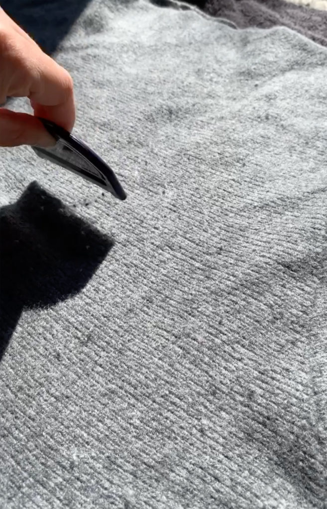 sustain-your-wardrobe-how-to-wash-wool-sweaters-7-de-smet-dossier