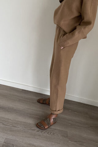 brancusi-walnut-pull-on-pant-ethical-sustainable-made-in-ny-4-desmet-nyc