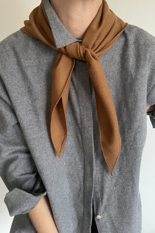 VOLPI TRIANGLE SCARF | TOFFEE