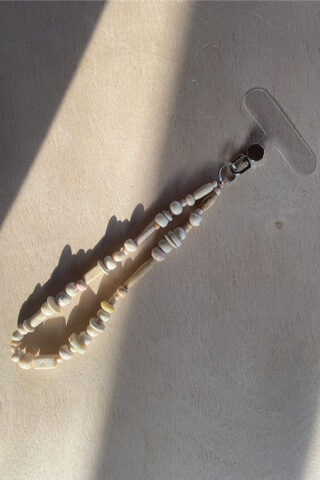 ANTIQUE HORN BEAD PHONE WRISTLET | IVORY