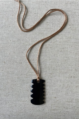 ANTIQUE PENDANT HORN NECKLACE | BRONZE